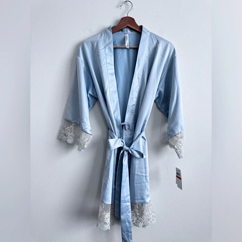 BNWT Flora Nikrooz Rosa Charmeuse Kimono Robe - Picture 4 of 8